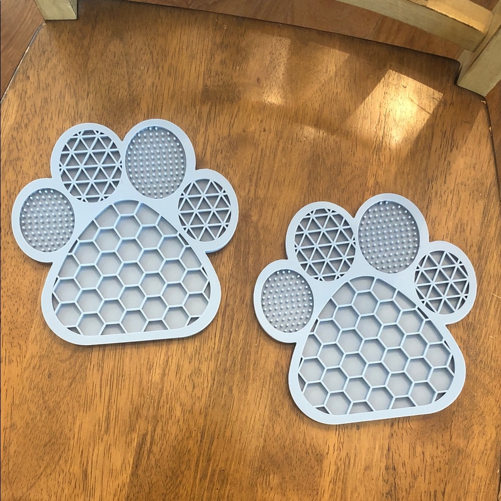 Silicone Paw-Shaped Trivets - Picture 3 of 3